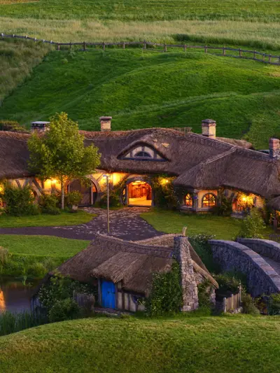 Hobbiton Movie Set